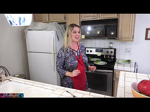 ❤️ A madrasta o ordenha na cozinha antes de sua data ☑ Porno duro em porno pt-br.assistirhentai.ru